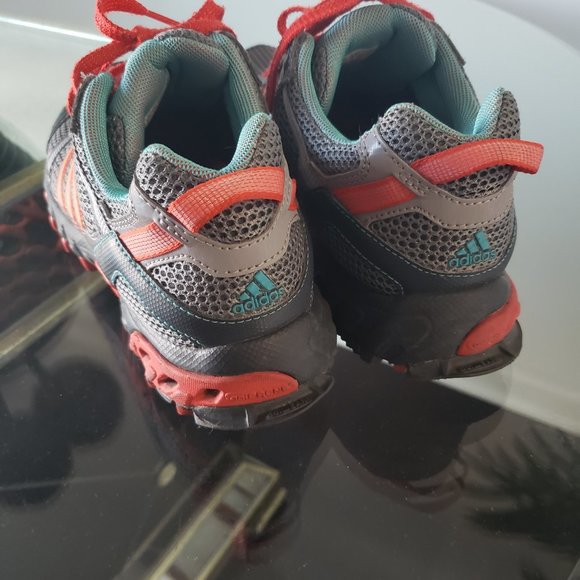 Adidas - Picture 3 of 5